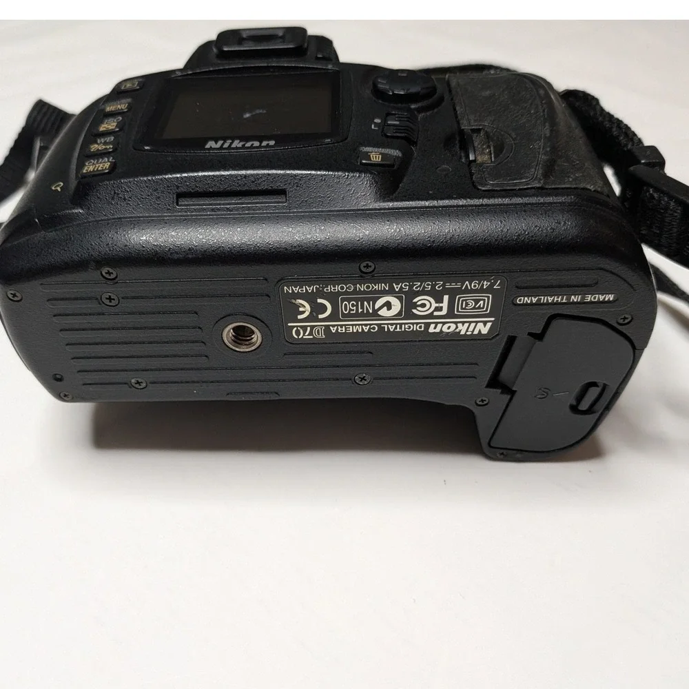 Nikon D70 6.1MP CCD DSLR Camera Body Untested No Battery Parts Repair